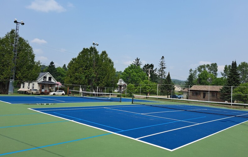 Ouverture du terrain de tennis!